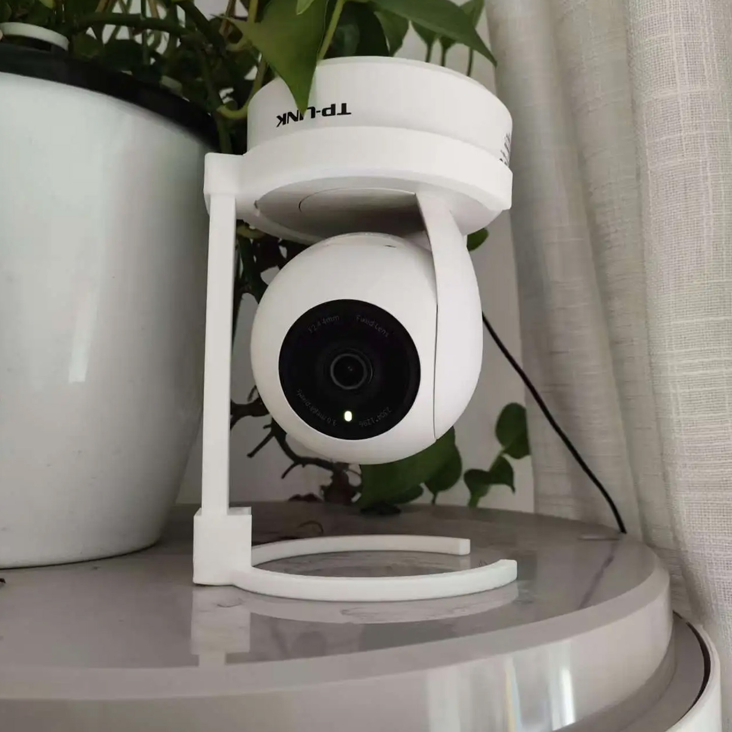 Soporte de Montaje de Cámara I - Eufy Camera E220 reseña y precio